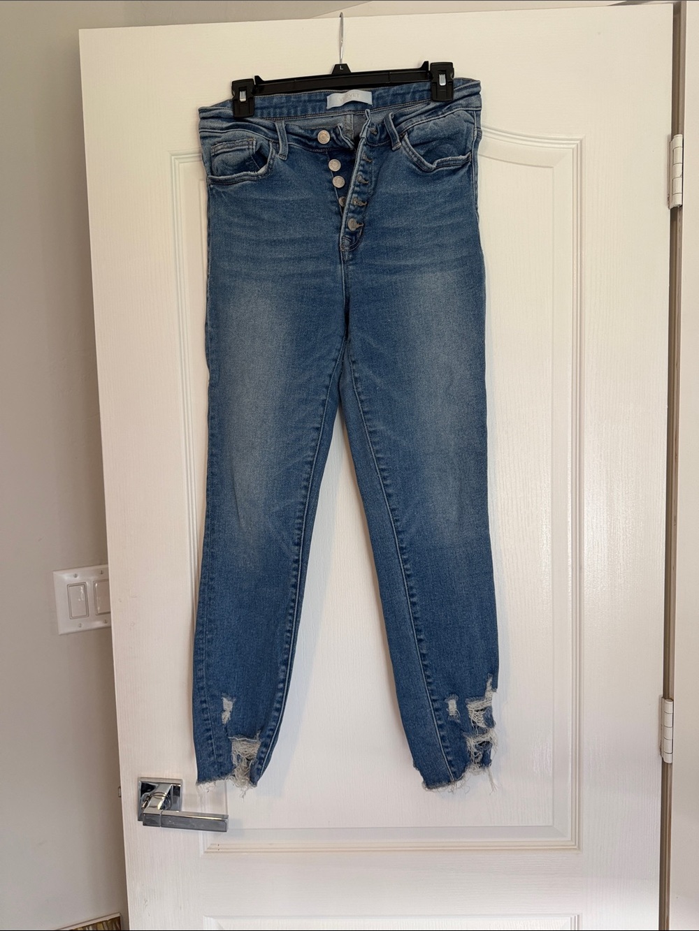 High-Rise Distressed Cropped Jeans in Medium Blue